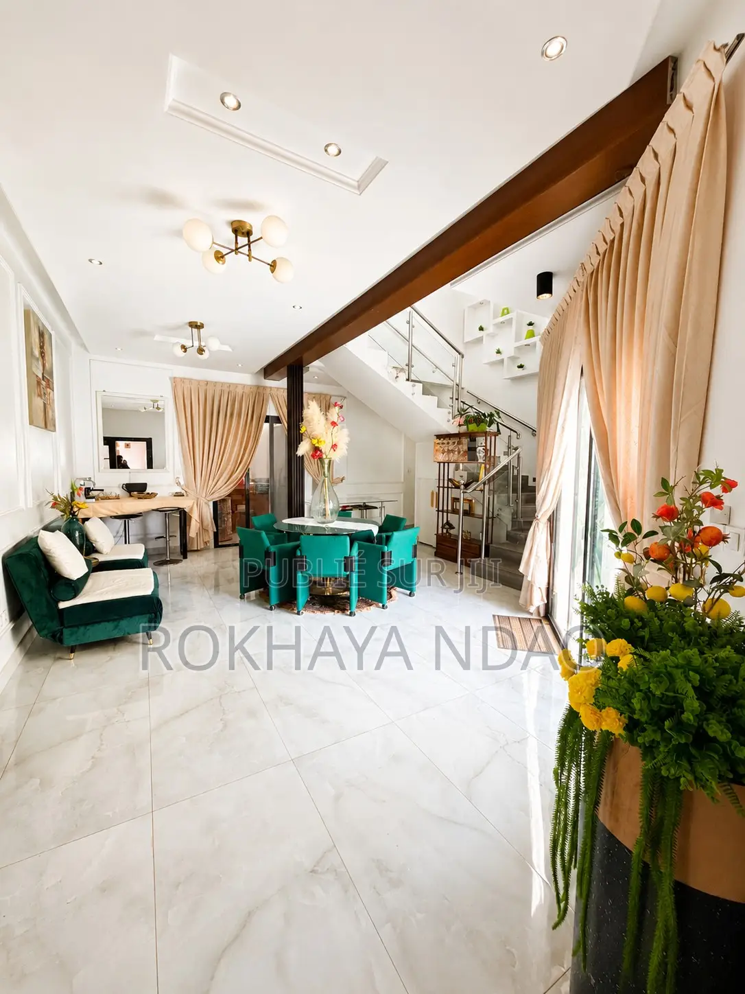 Villa 5 Chambres Avec Piscine Privée Au Lac Rose