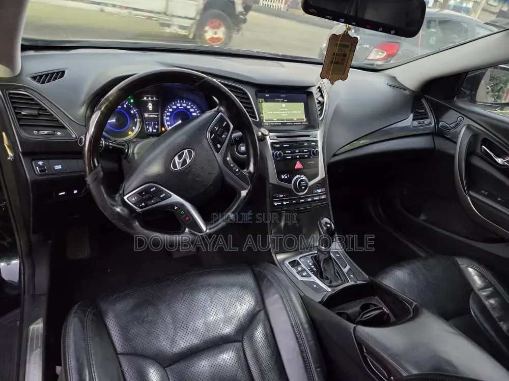 Hyundai Grandeur 2017 Noir Mat