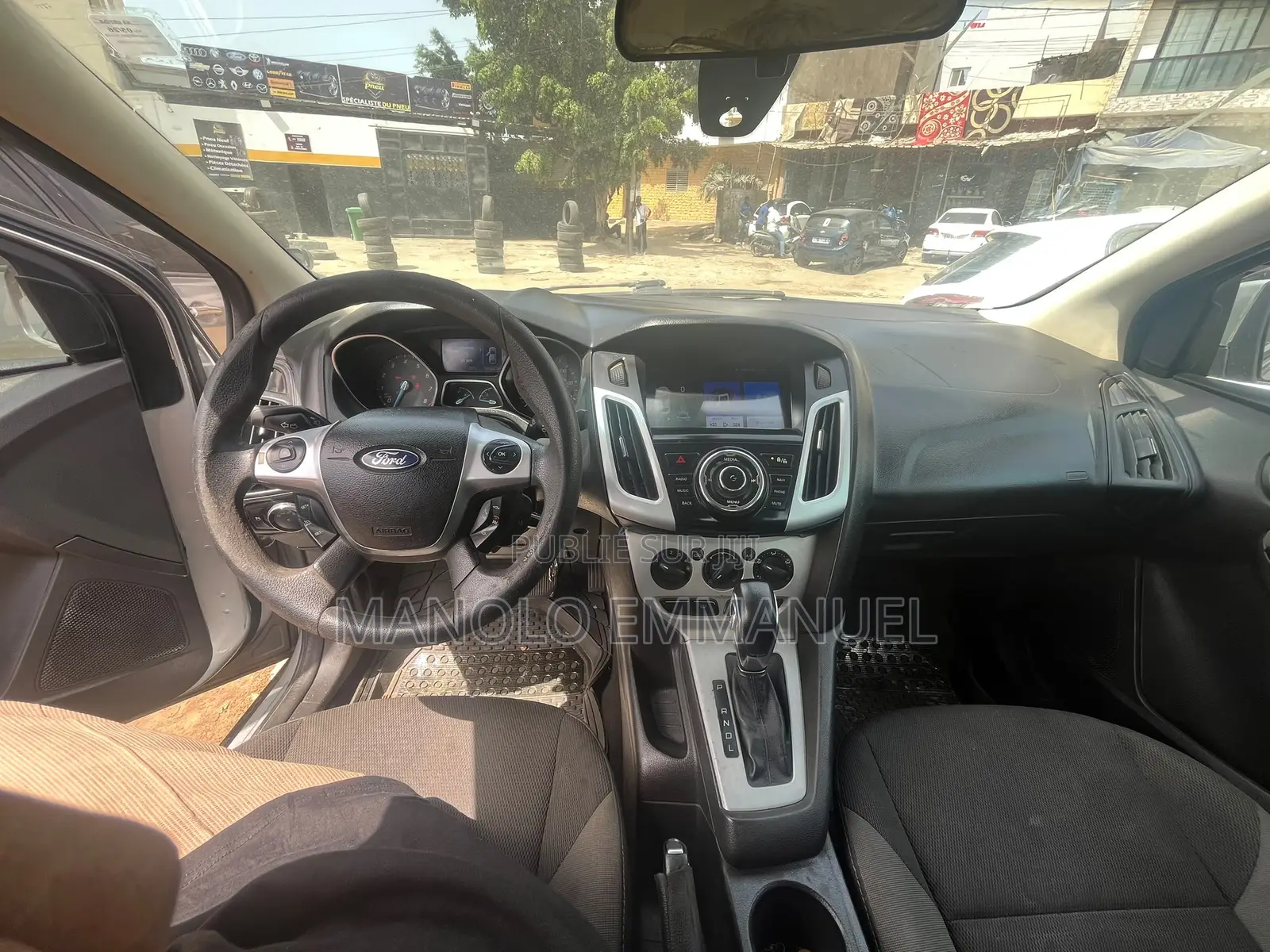 Ford Focus S Sedan FWD (2.0L 4cyl 5M) 2013 Gris