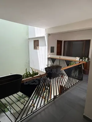 5chbre Maison dans Patte d'Oie à Vendre