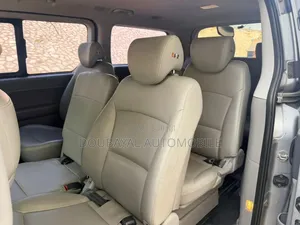 Hyundai Satellite 2017 Gris