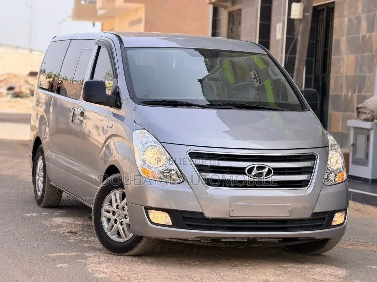 Hyundai Satellite 2017 Gris
