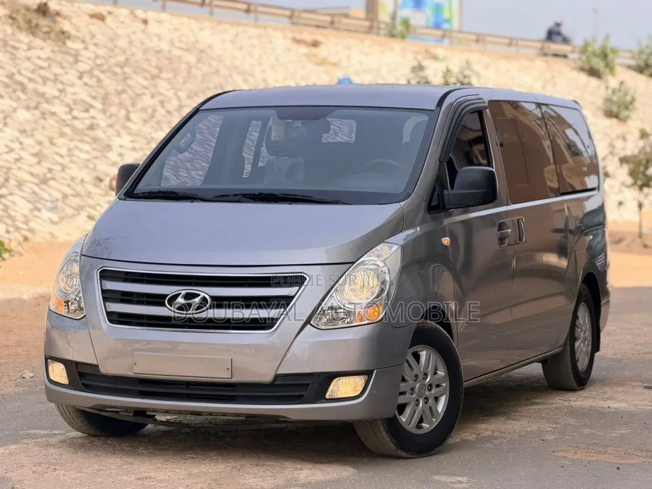 Hyundai Satellite 2017 Gris