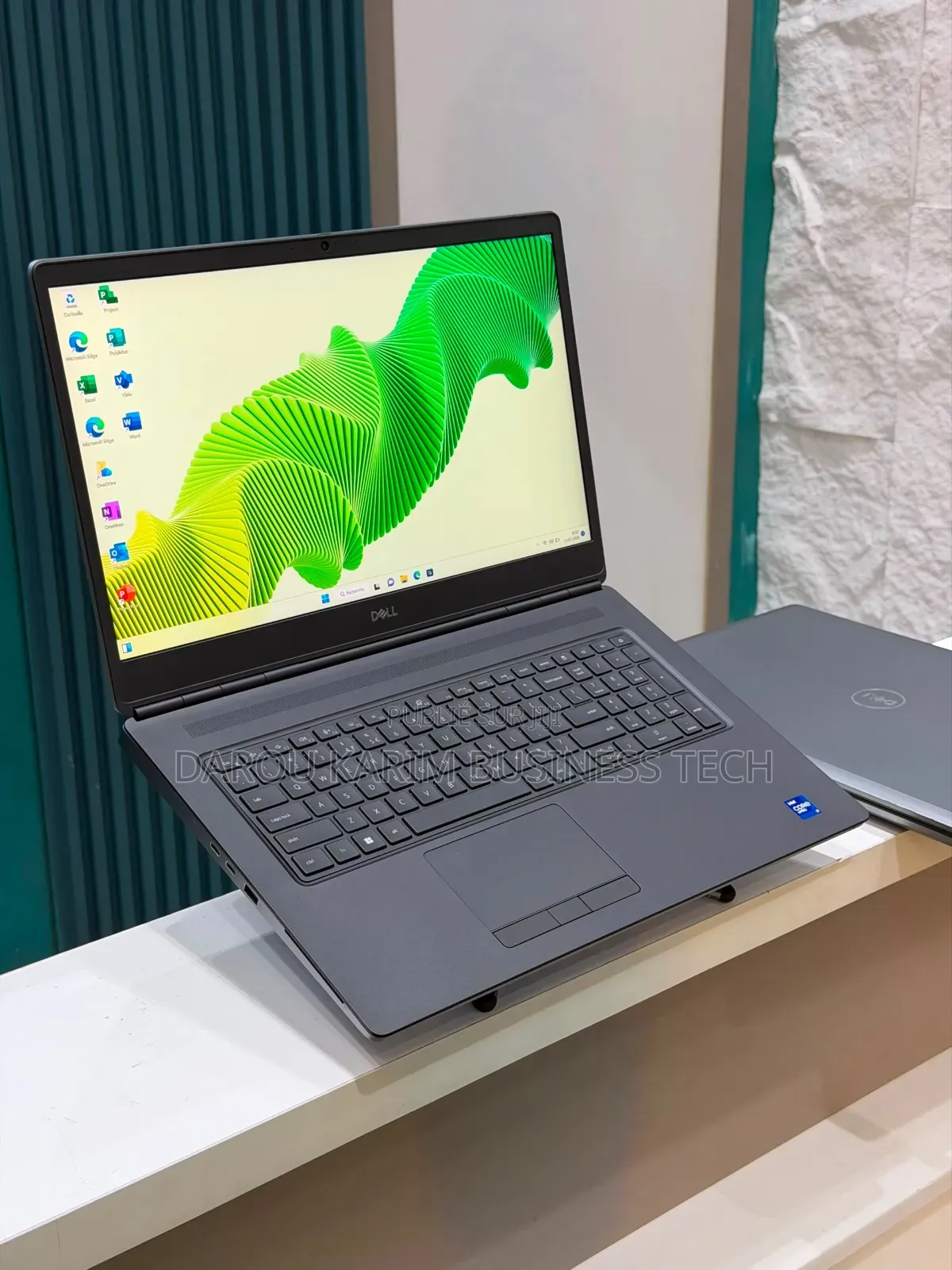 Nouveau Dell Precision 7760 32GB Intel Core i7 SSD 1T