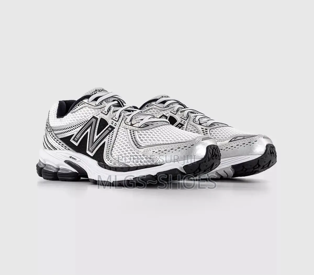 Newbalence 530 Disponible Pointure 37 a 44 Prix 11.000f