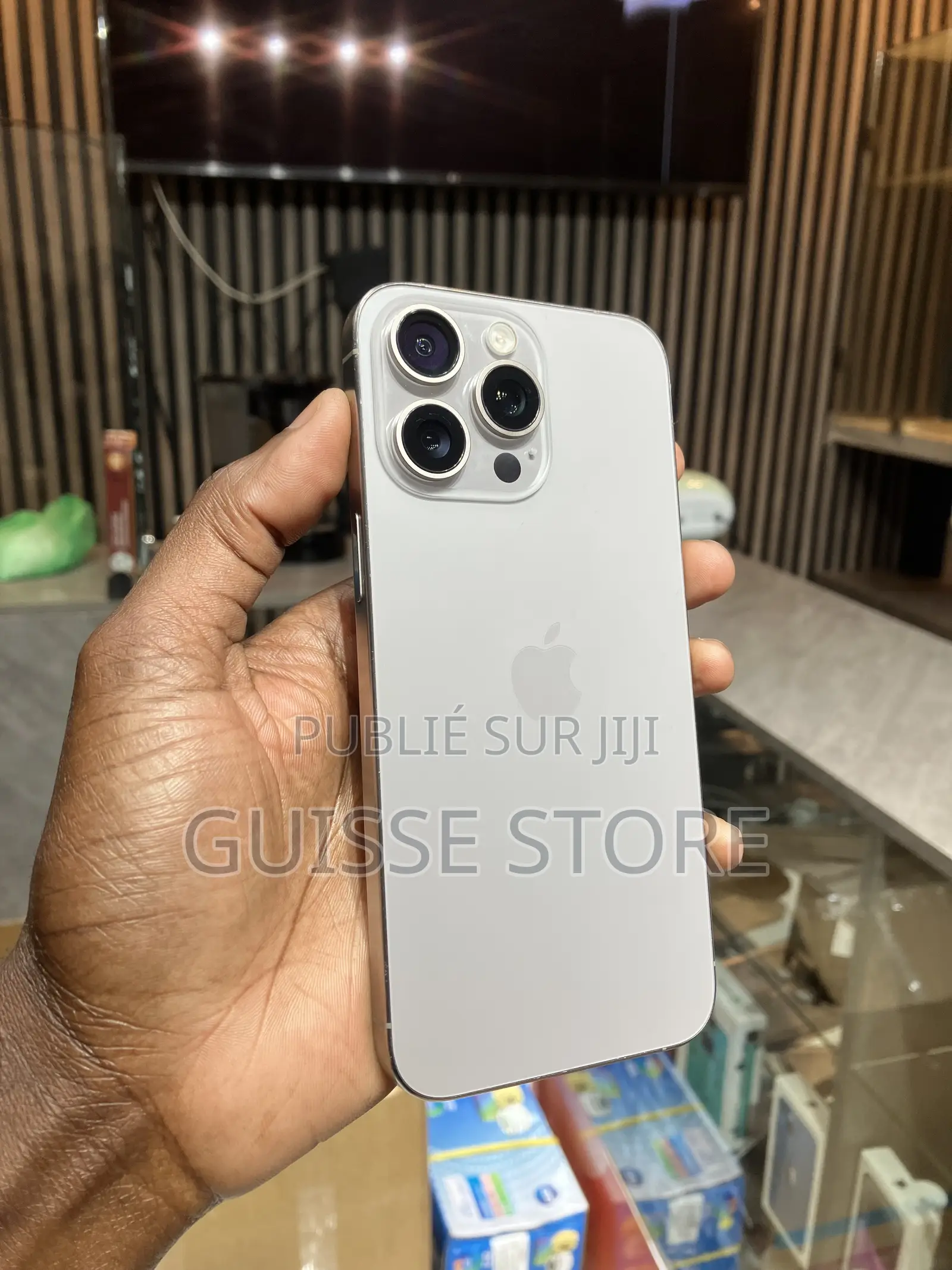 Apple iPhone 15 Pro Max 1 TB Doré