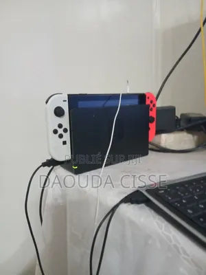 Nintendo Switch OLED en Excellent État – Complète