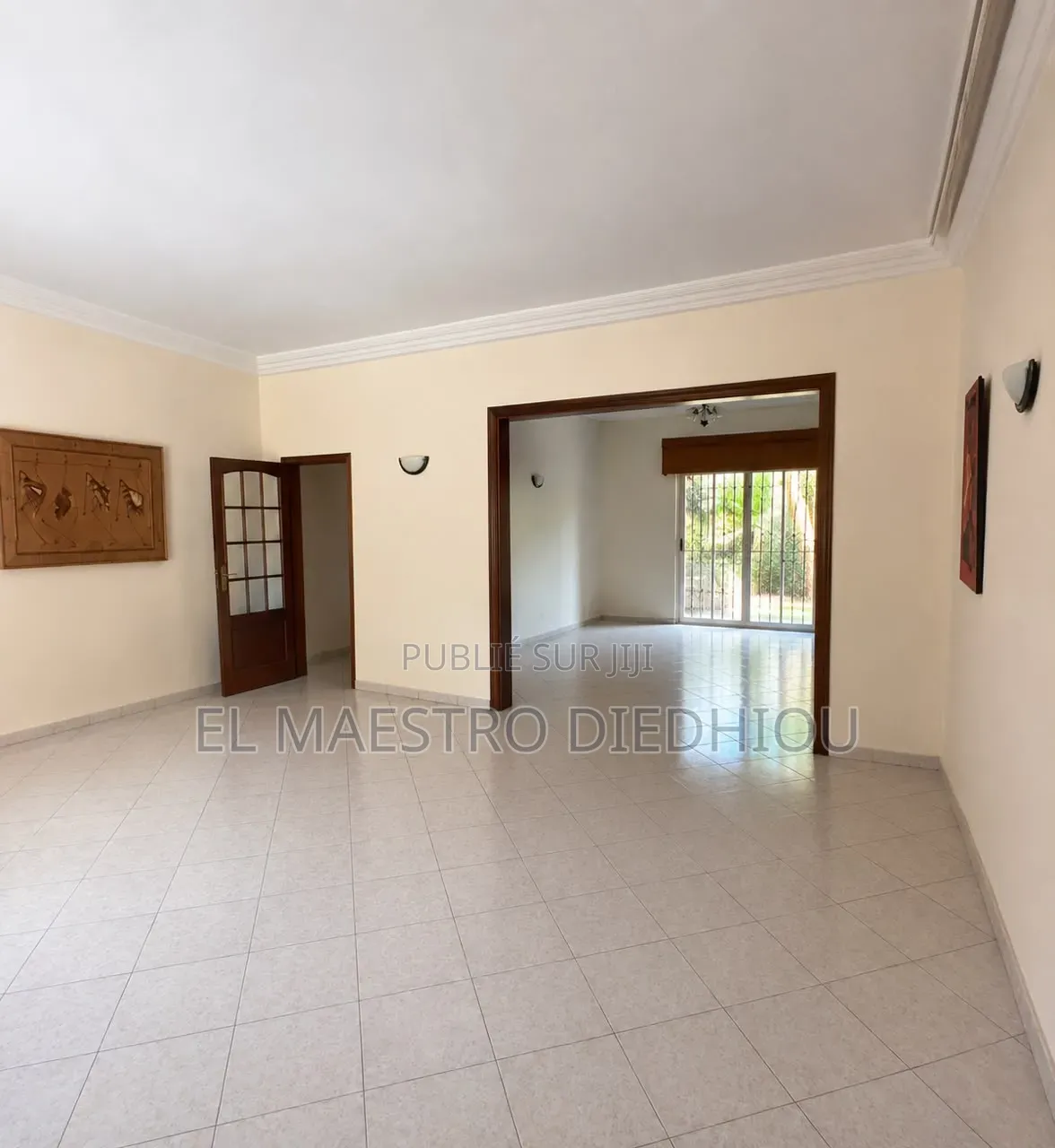 6chbre Villa dans Villa À Louer À Fann à Louer