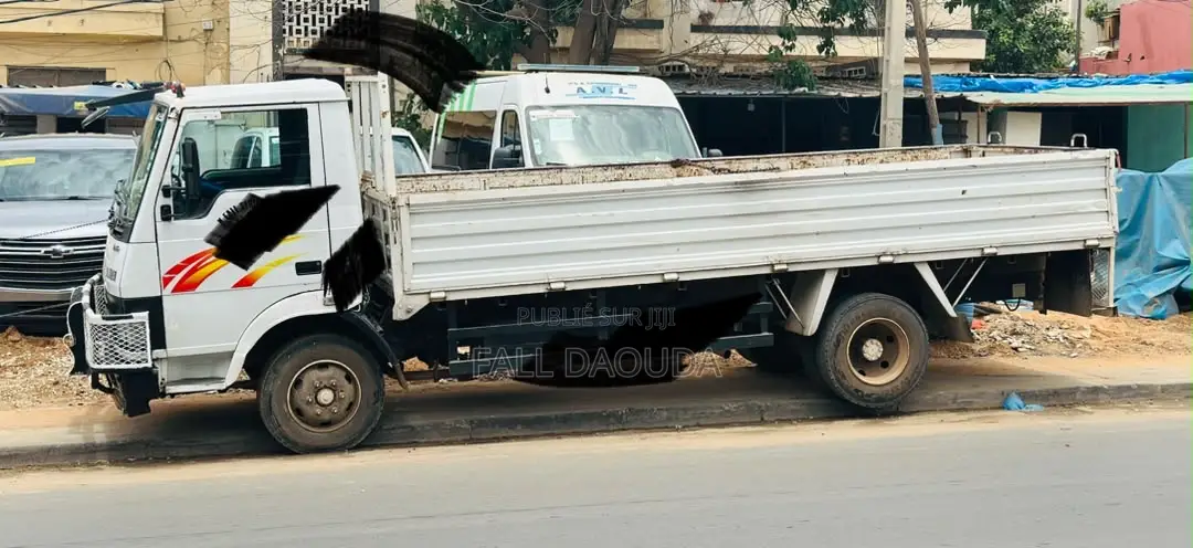 *M Tata* *Année 2020* *Diesel Manuel* *3tonne* *Intérieur Tissu*