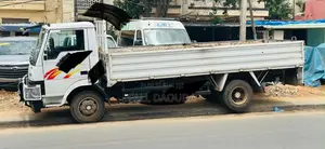 *M Tata* *Année 2020* *Diesel Manuel* *3tonne* *Intérieur Tissu*