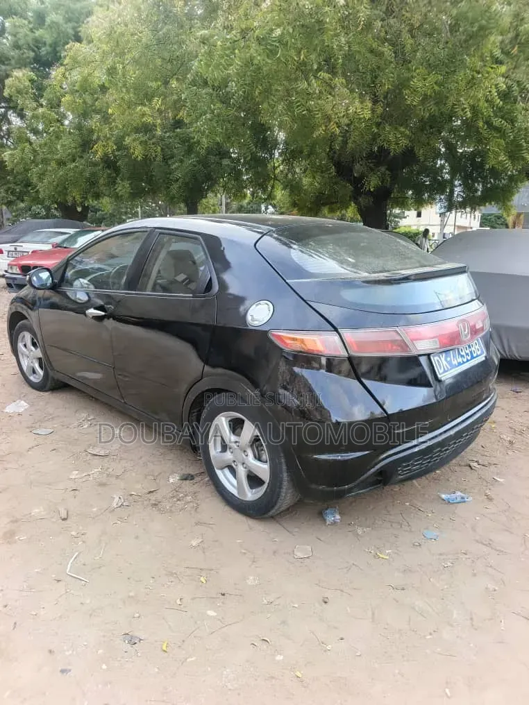 Honda Civic 2010 Noir Mat