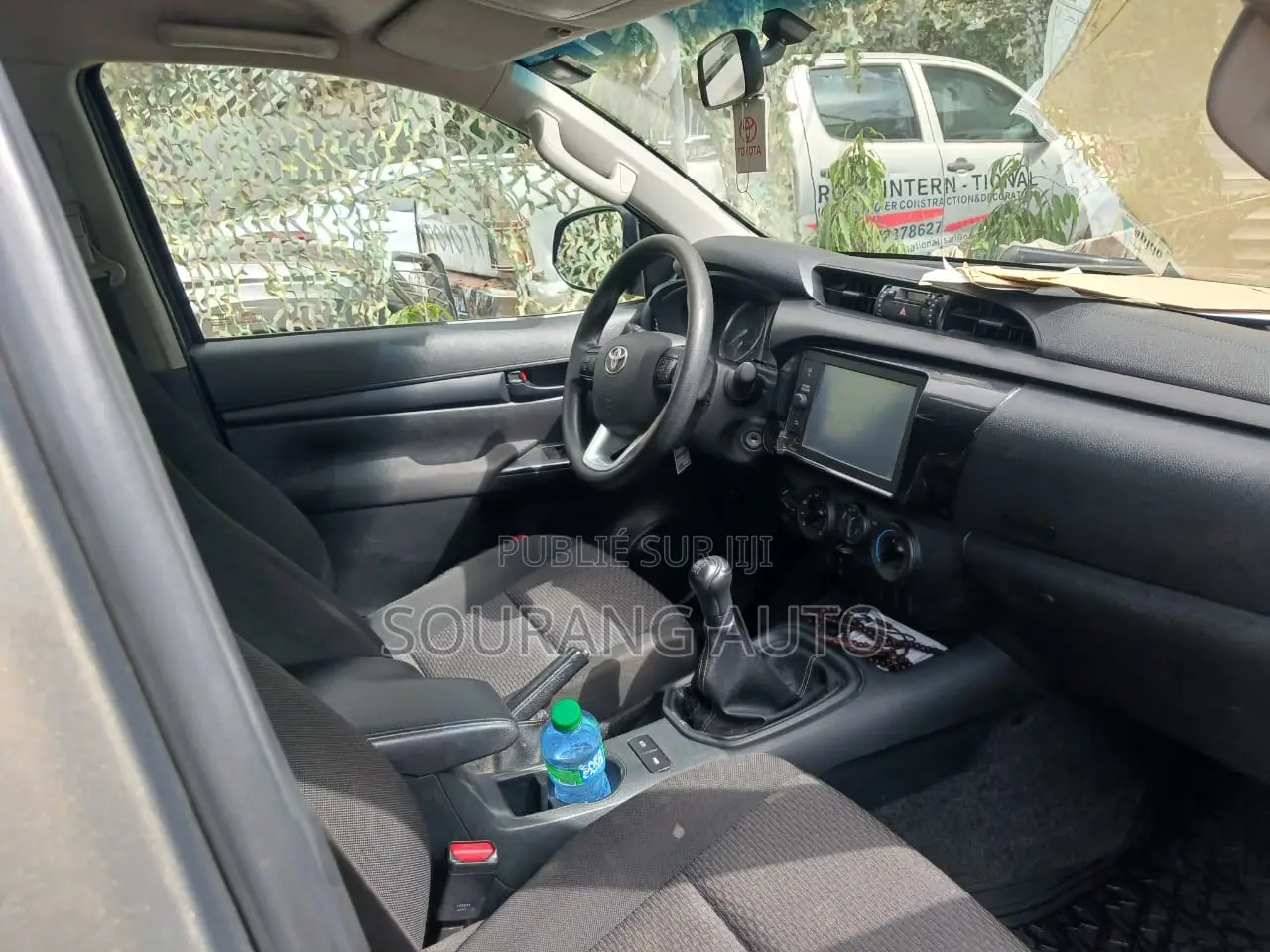 Toyota Hilux 2023 Gris