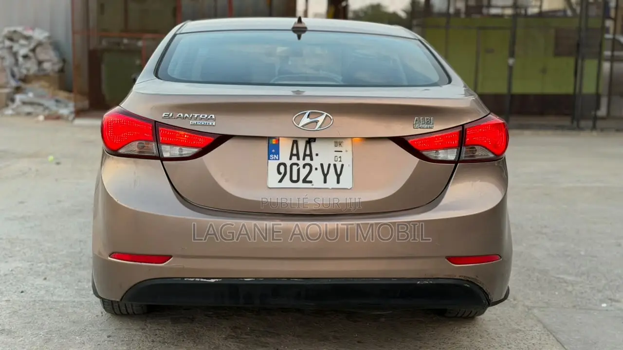 Hyundai Elantra 2016 Marron