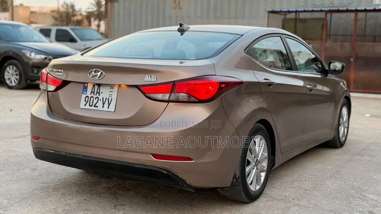 Hyundai Elantra 2016 Marron