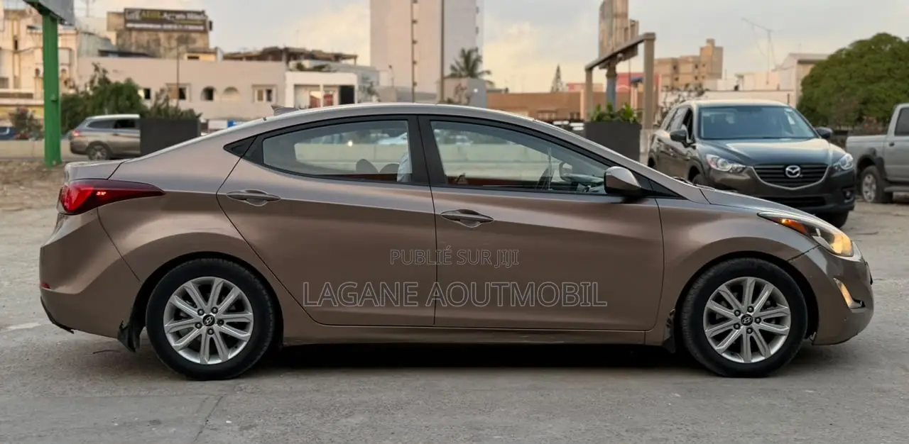 Hyundai Elantra 2016 Marron