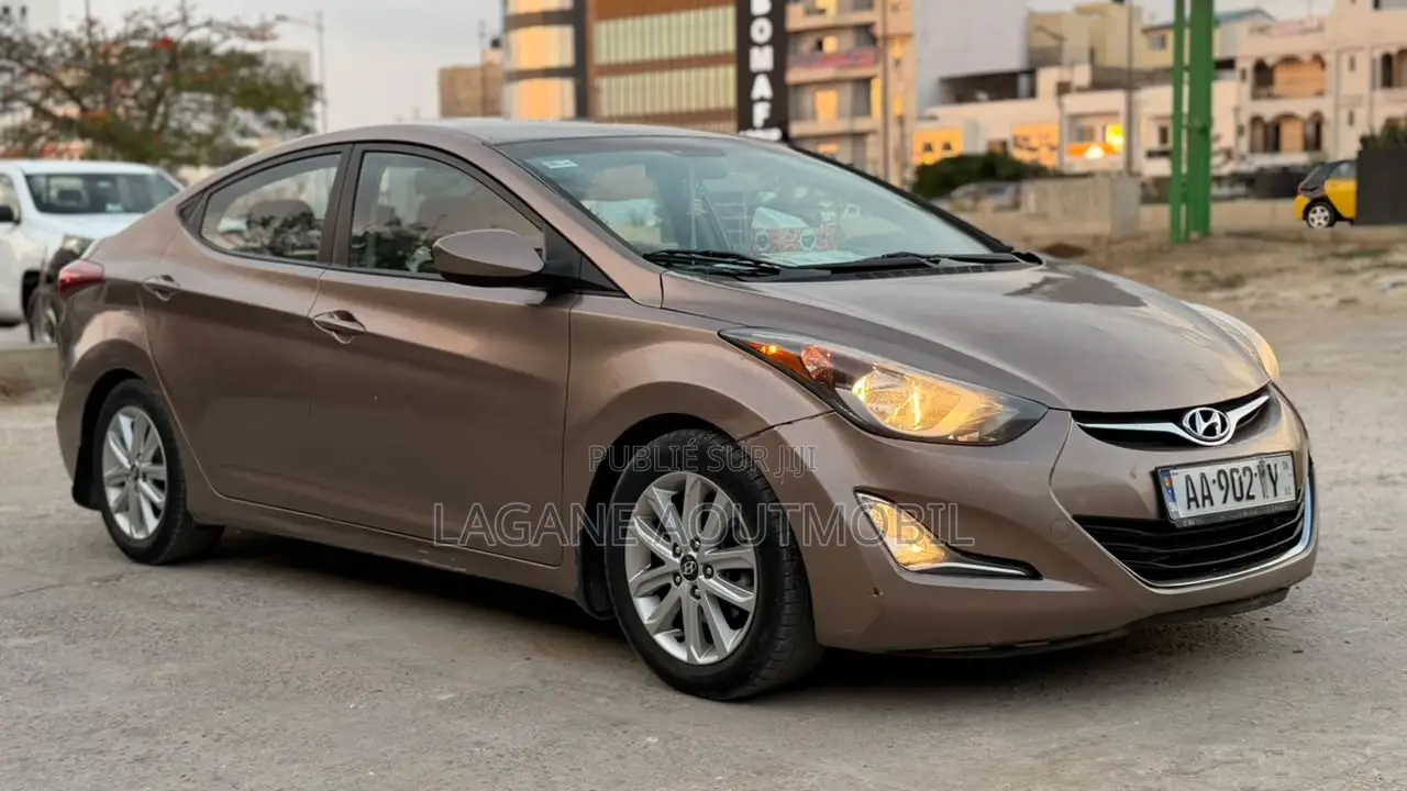 Hyundai Elantra 2016 Marron
