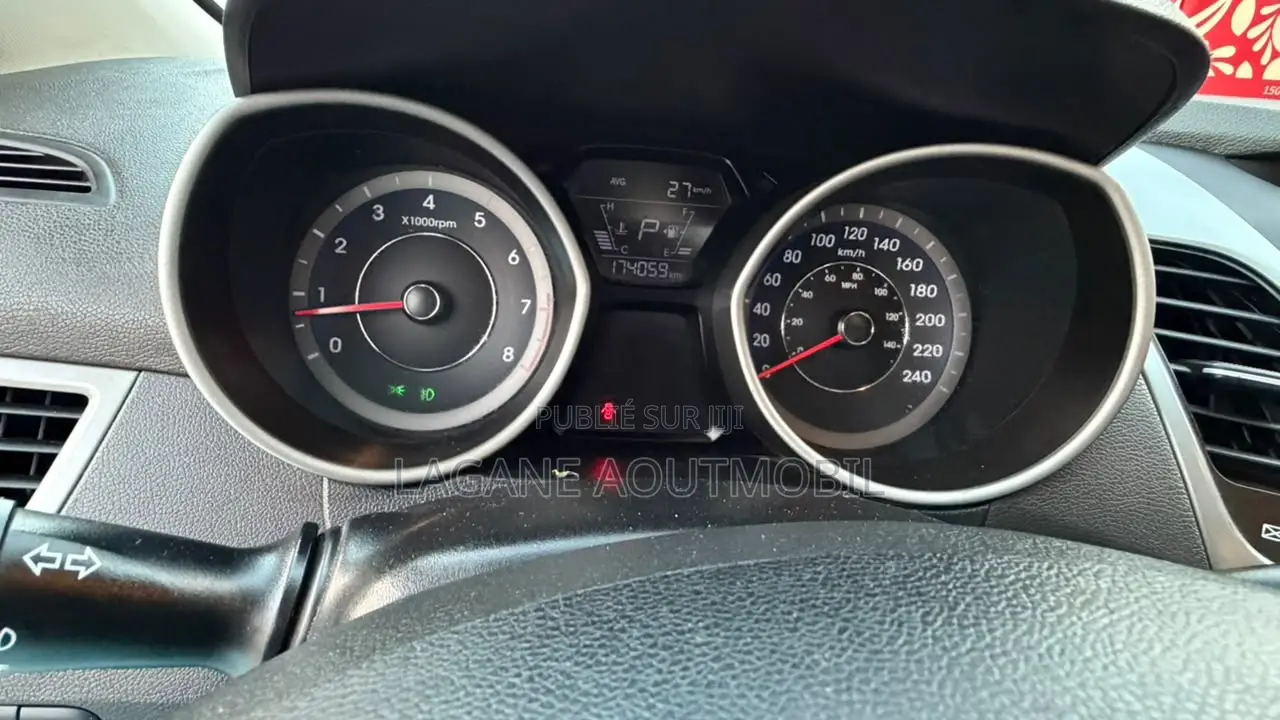 Hyundai Elantra 2016 Marron