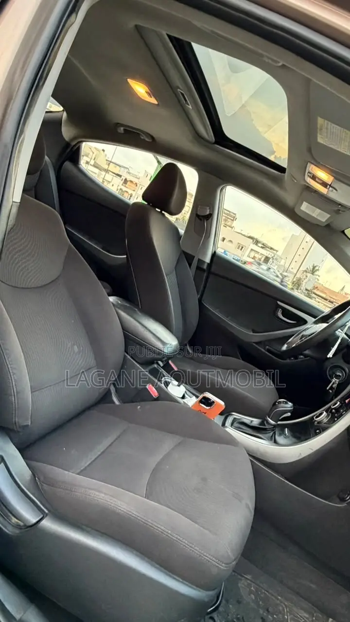 Hyundai Elantra 2016 Marron