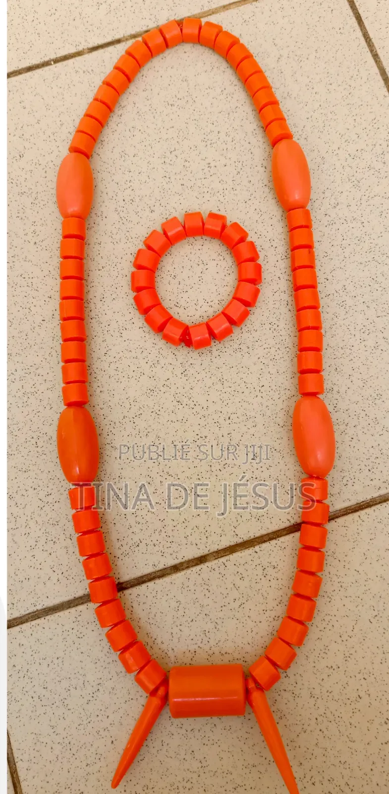 Collier Nigérians