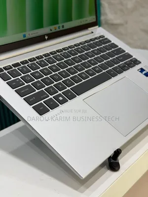 Nouveau HP EliteBook 840 G9 16GB Intel Core i7 SSD 512GB