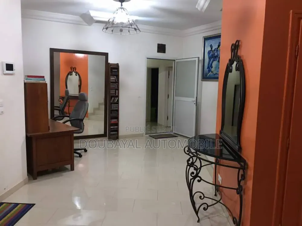Meublé 7chbre Villa dans Saly, Thiès Sud à Vendre