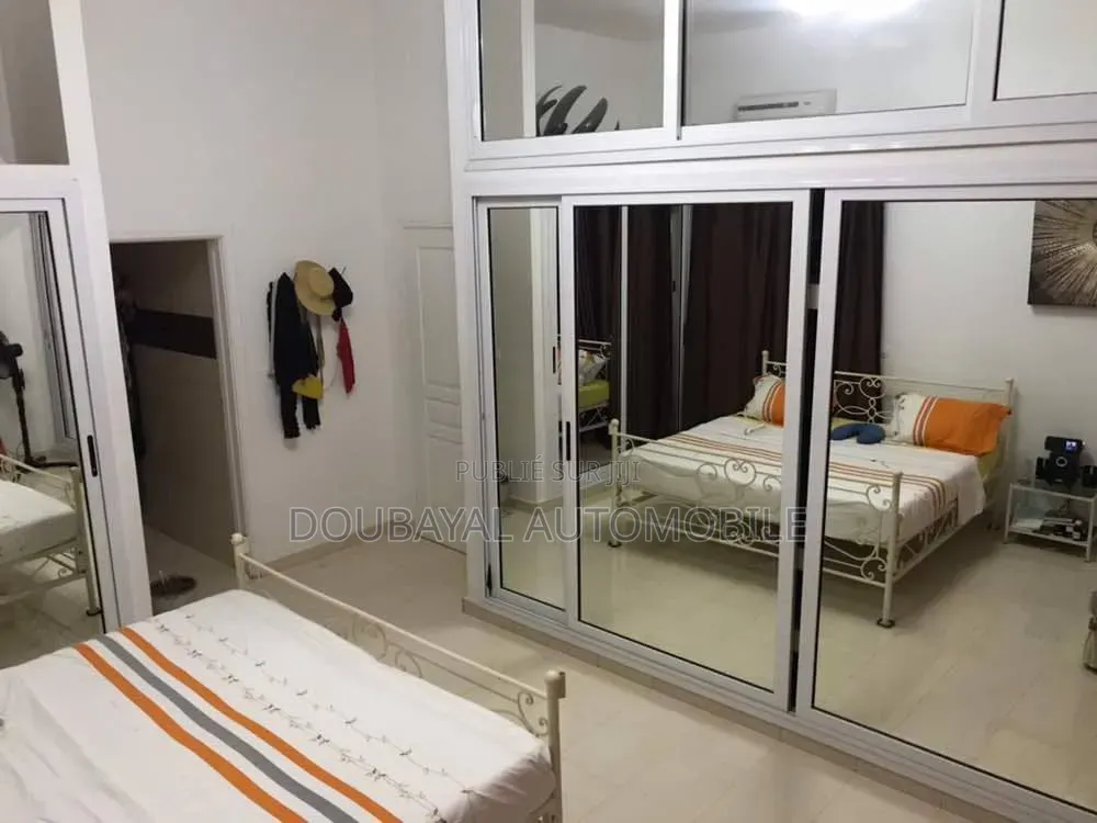 Meublé 7chbre Villa dans Saly, Thiès Sud à Vendre