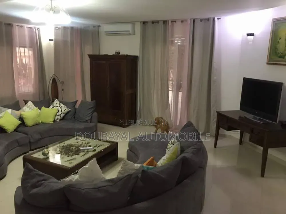 Meublé 7chbre Villa dans Saly, Thiès Sud à Vendre