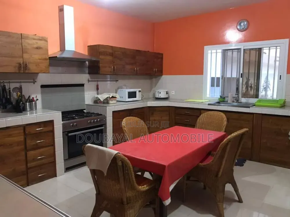 Meublé 7chbre Villa dans Saly, Thiès Sud à Vendre