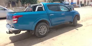 Mitsubishi L200 2015 Bleu