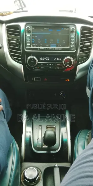 Mitsubishi L200 2015 Bleu