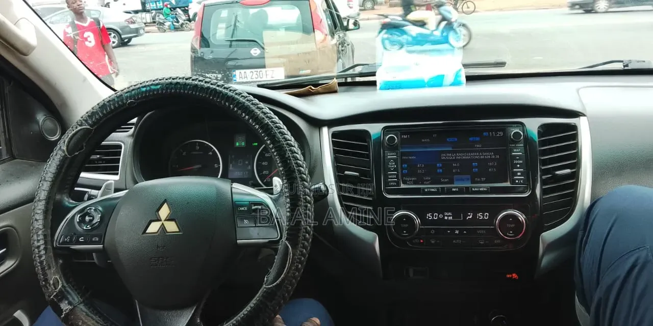Mitsubishi L200 2015 Bleu
