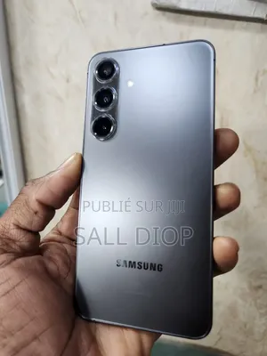 Nouveau Samsung Galaxy S23 Plus 256 GB Gris