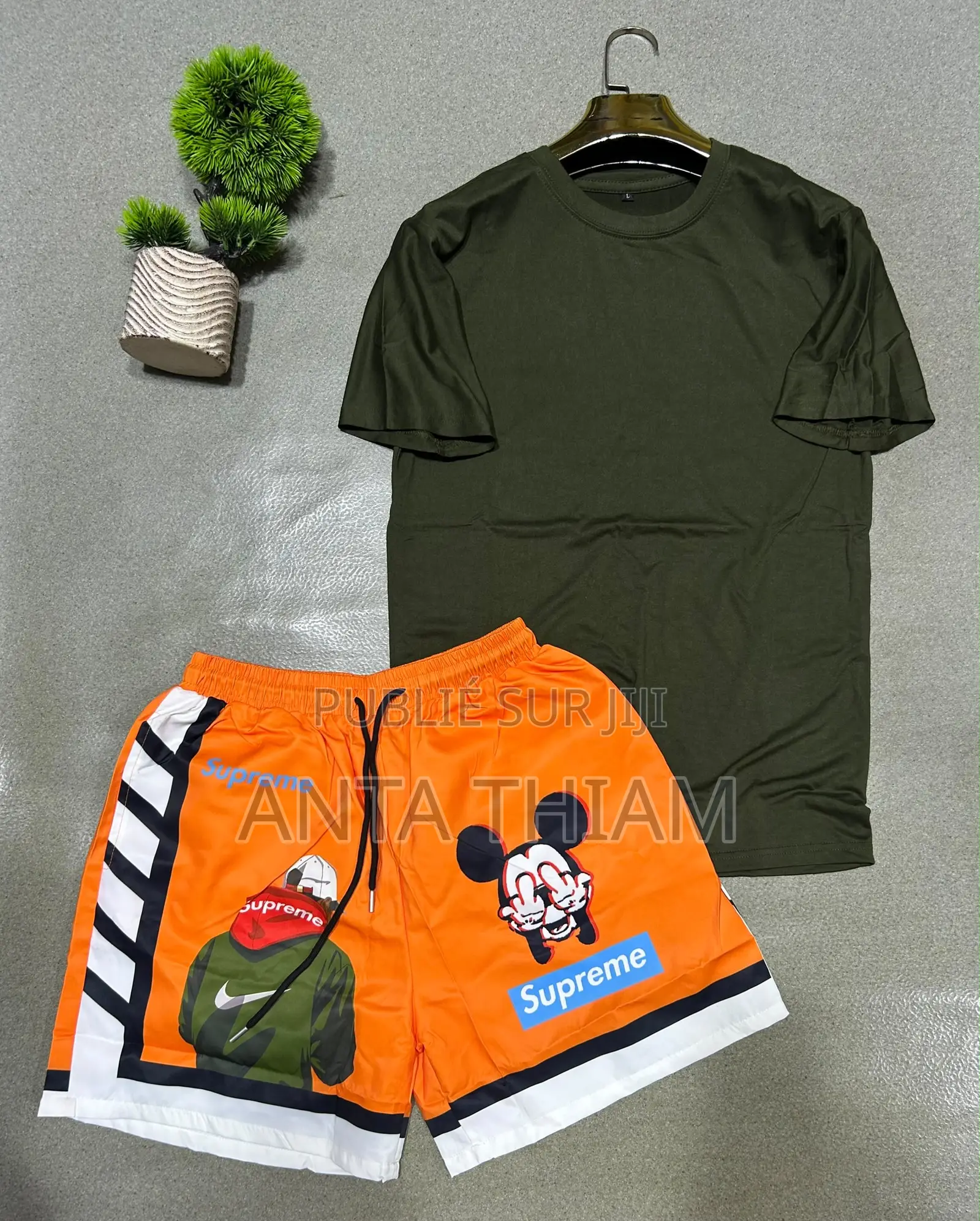 Ensemble T-Shirt Et Short Suprême