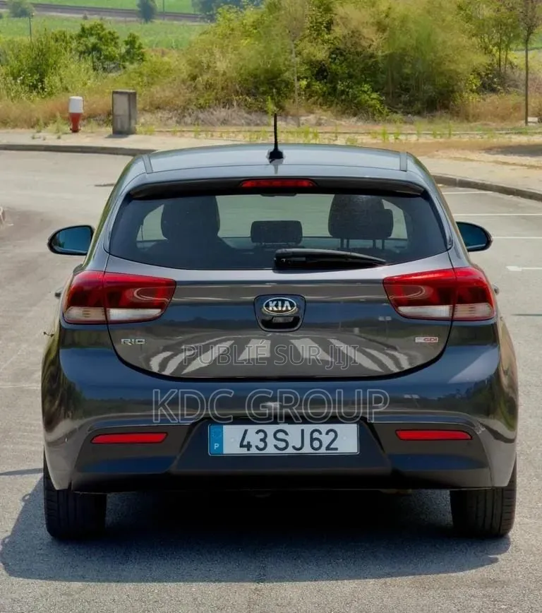 Kia Rio 2017 Gris