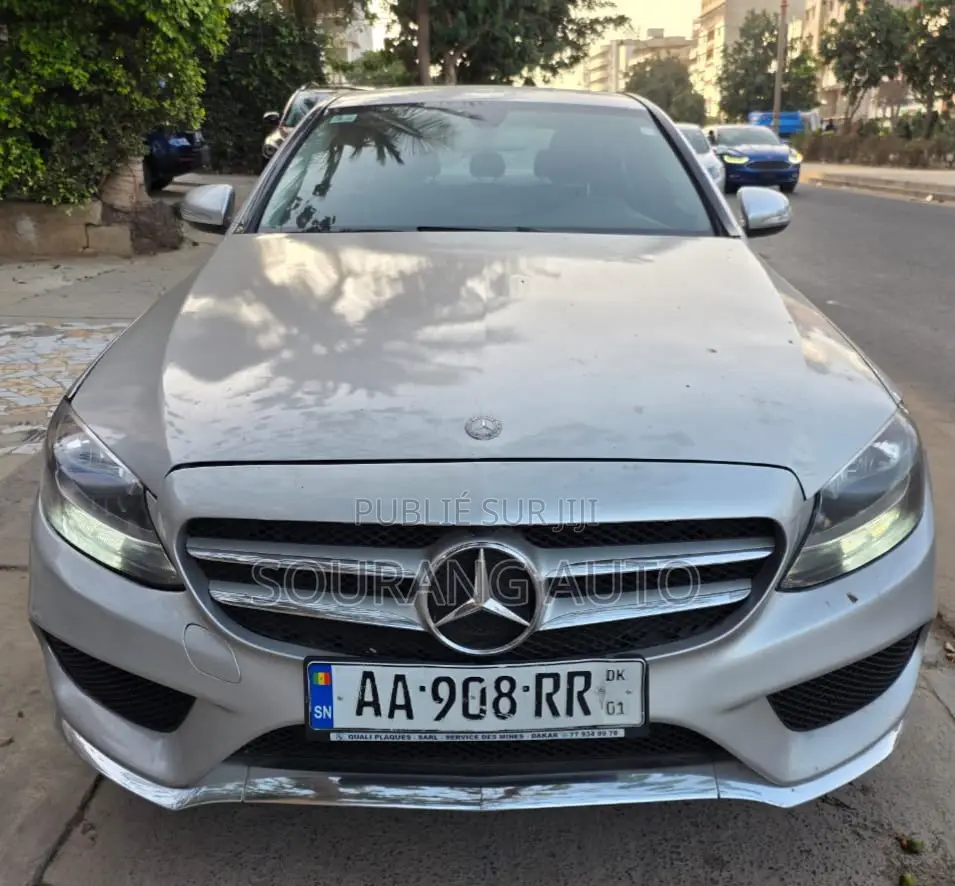 Mercedes-Benz C300 Base 4Matic Sedan AWD (2.0L 4cyl 7A) 2016 Gris