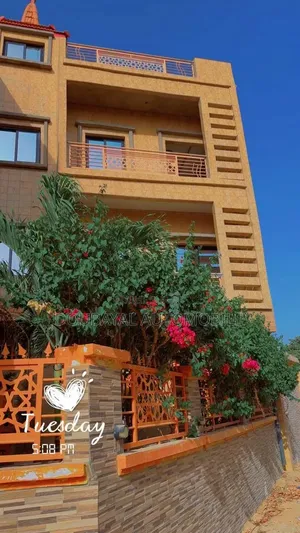 8chbre Villa dans Gandigal, Thiès Sud à Vendre