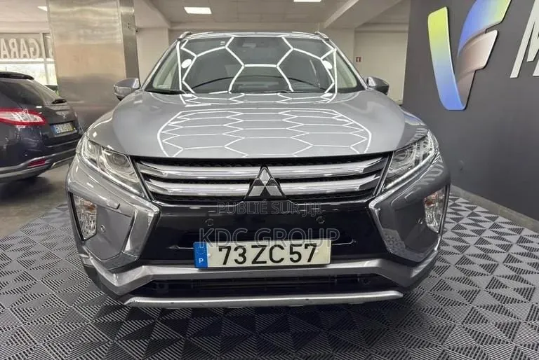 Mitsubishi Eclipse Cross 2019 Gris