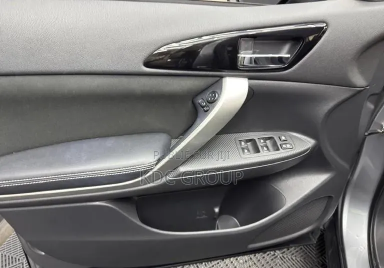 Mitsubishi Eclipse Cross 2019 Gris