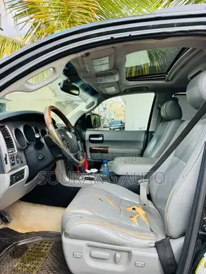 Toyota Sequoia Limited 4dr SUV (5.7L 8cyl 6A) 2012 Noir