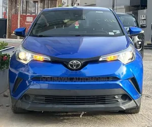 Toyota C-HR 2018 Bleu