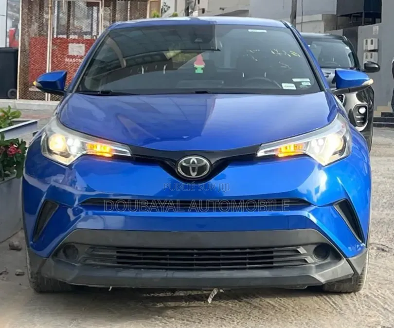 Toyota C-HR 2018 Bleu