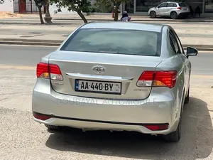 Toyota Avensis 2014 Gris