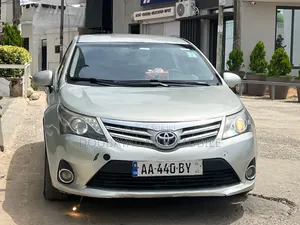 Toyota Avensis 2014 Gris