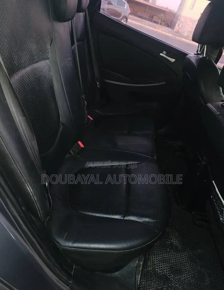 Hyundai Accent 2015 Gris