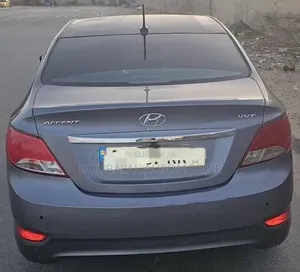 Hyundai Accent 2015 Gris