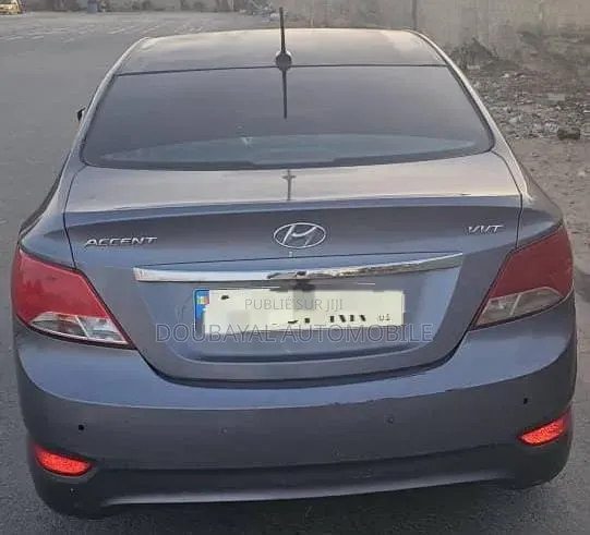 Hyundai Accent 2015 Gris