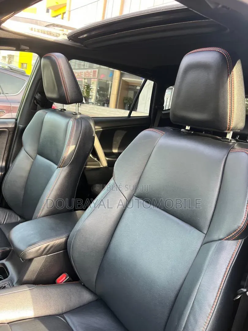 Toyota RAV4 2018 Noir Mat