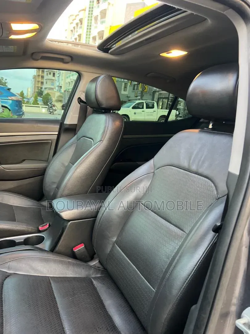 Hyundai Elantra 2017 Gris