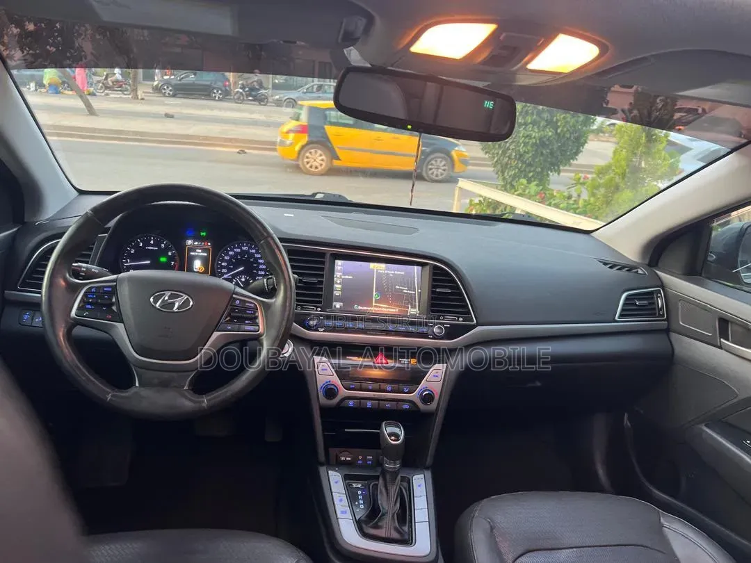 Hyundai Elantra 2017 Gris
