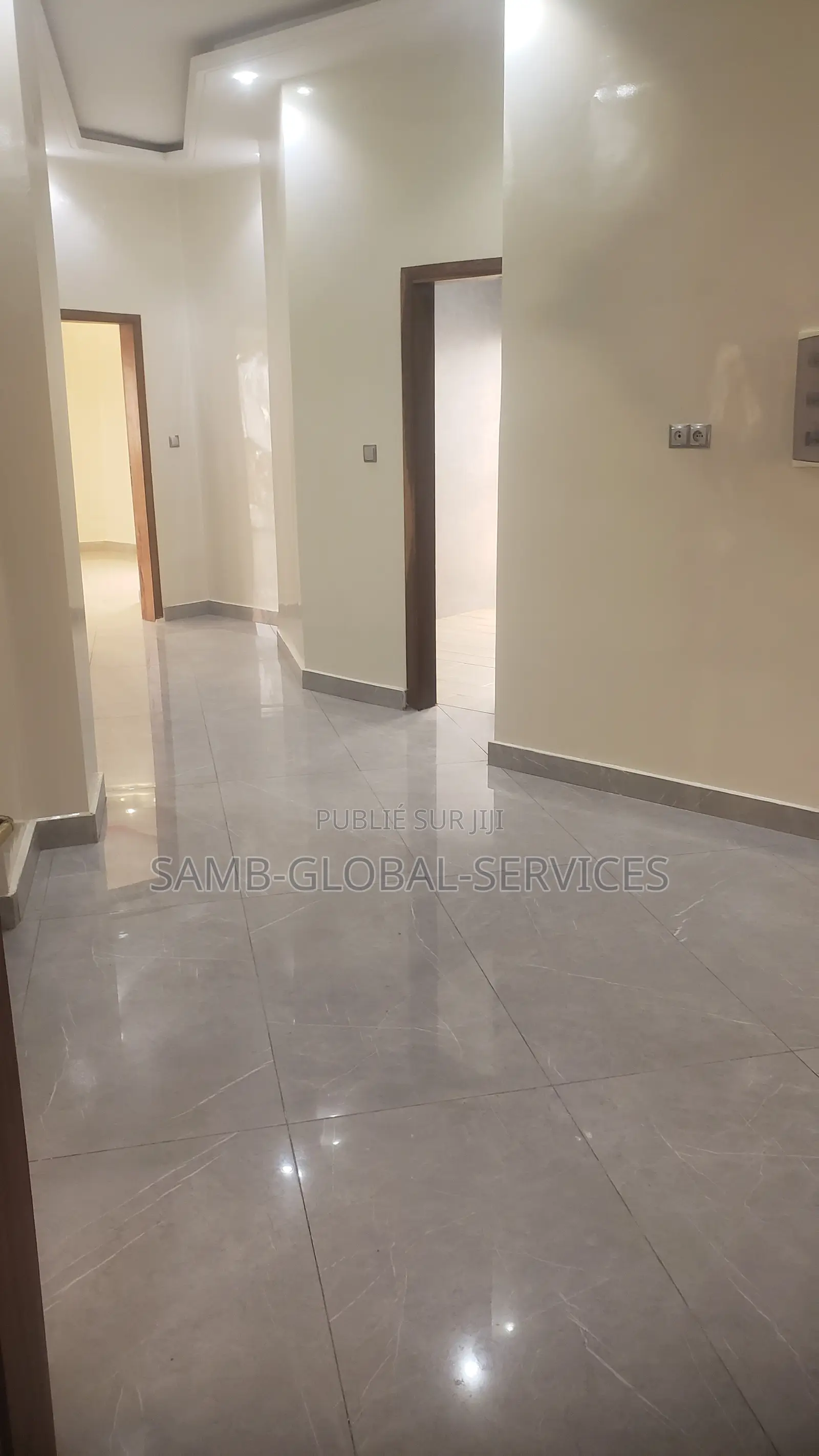 3chbre Appartement dans Yoff à Louer